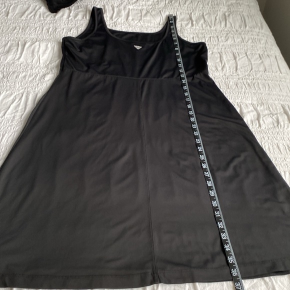 Columbia Sportswear Freezer III black dress. Perfect for days by the water. M🖤 - Picture 9 of 15